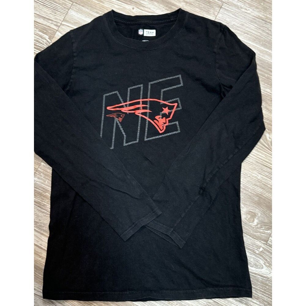 New England Patriots T-Shirt Mens Small NFL Team‎ Apparel Black Shirt